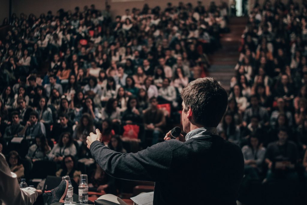 3 Tips to improve your public speaking