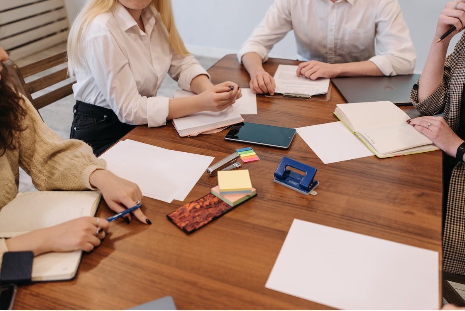 Team Building Activities to Boost Communication and Collaboration